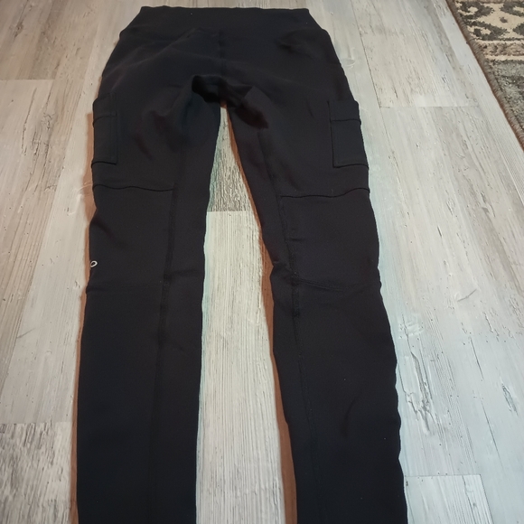 Alo Yoga - Picture 6 of 9